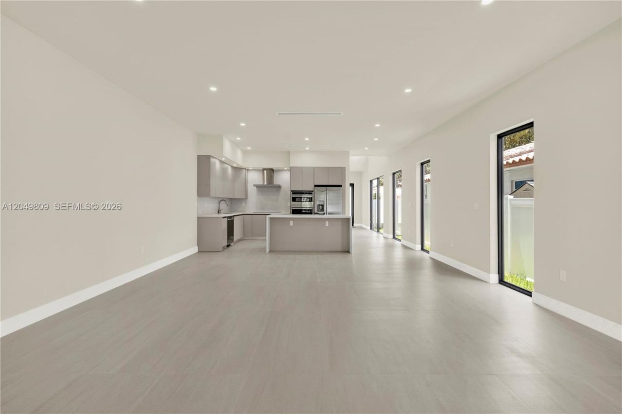 2889 SW 35 Ave , Unit 2887, Miami, FL 33133 Photo