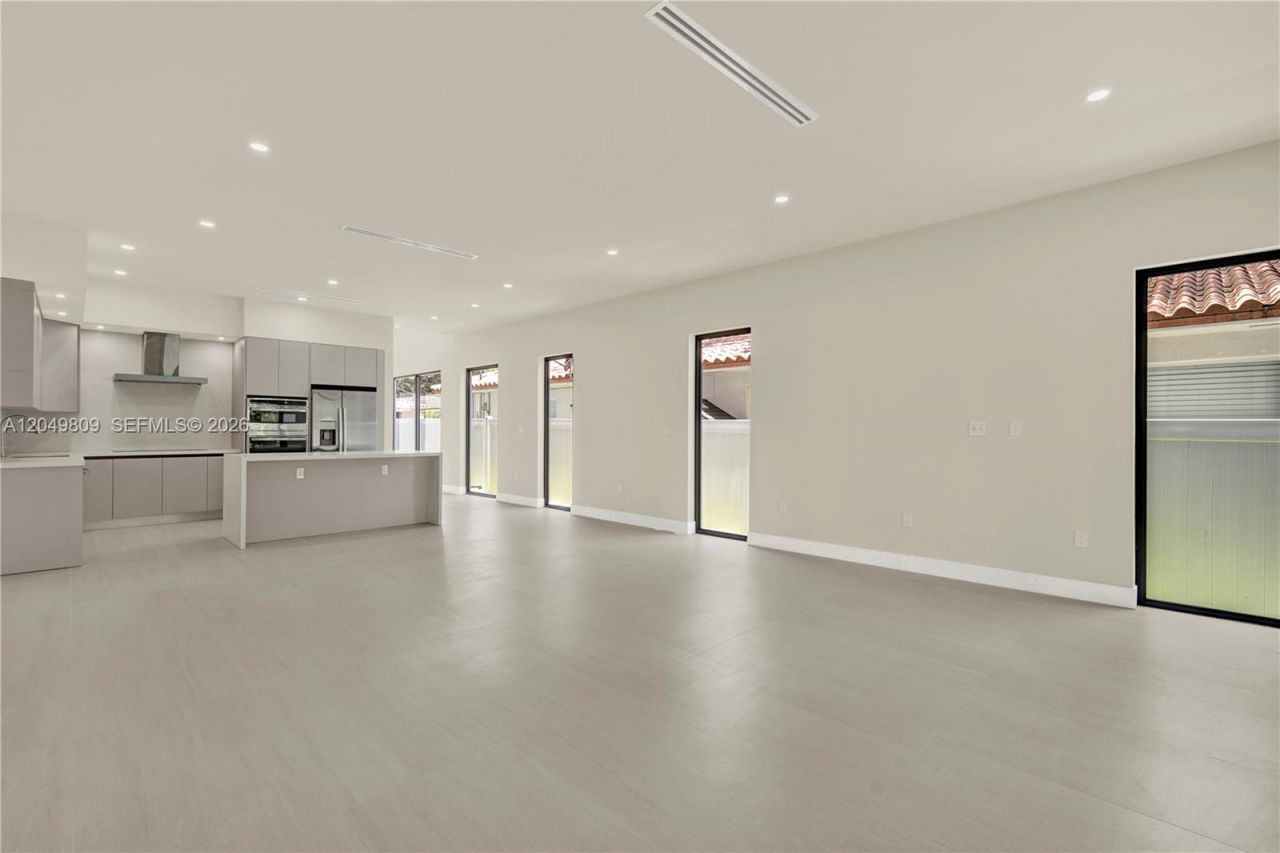 2889 SW 35 Ave , Unit 2887, Miami, FL 33133 Photo
