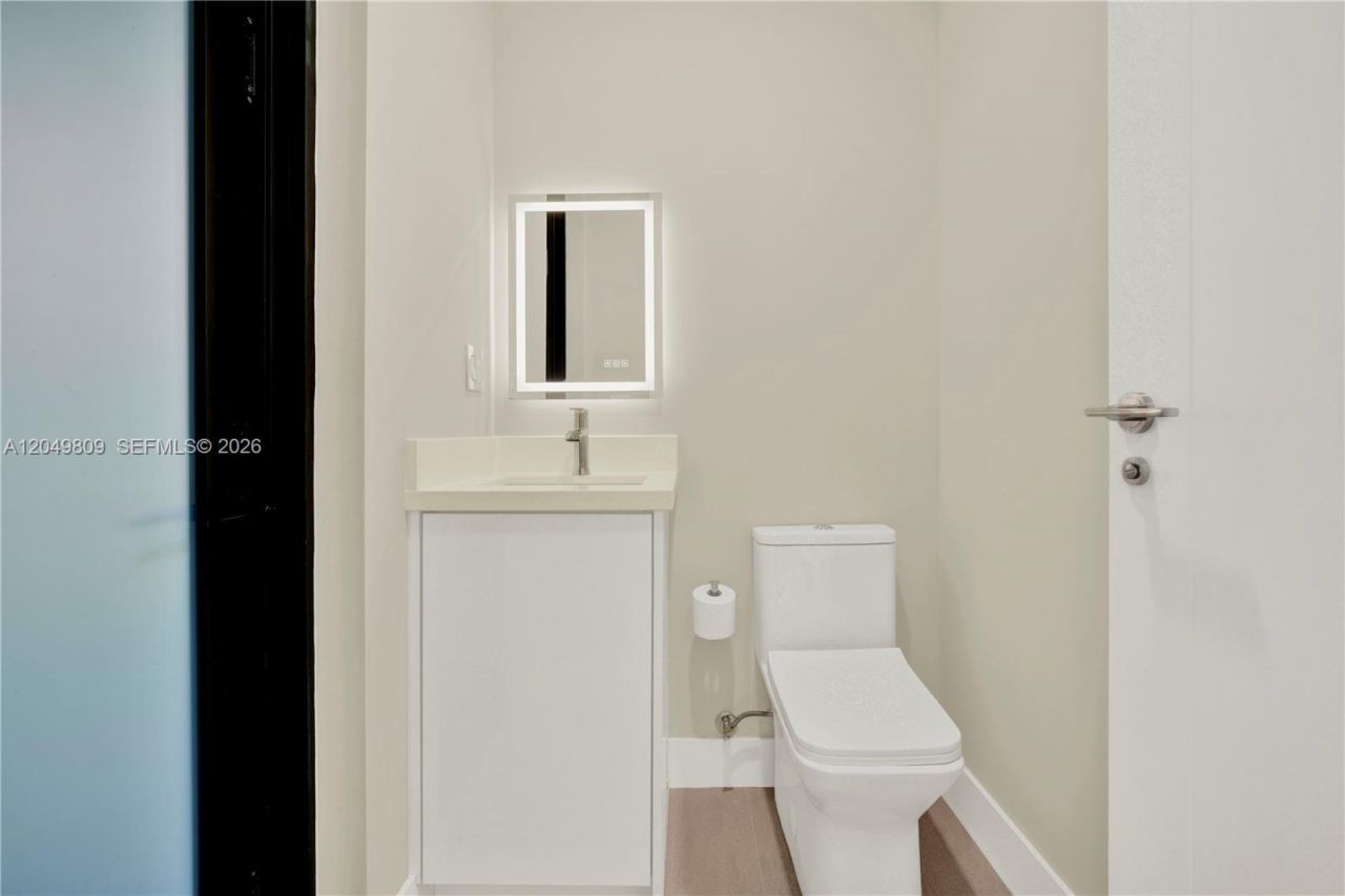 2889 SW 35 Ave , Unit 2887, Miami, FL 33133 Photo
