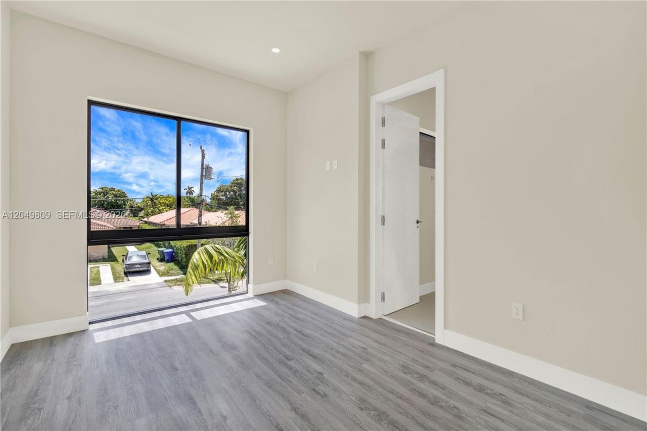 2889 SW 35 Ave , Unit 2887, Miami, FL 33133 Photo