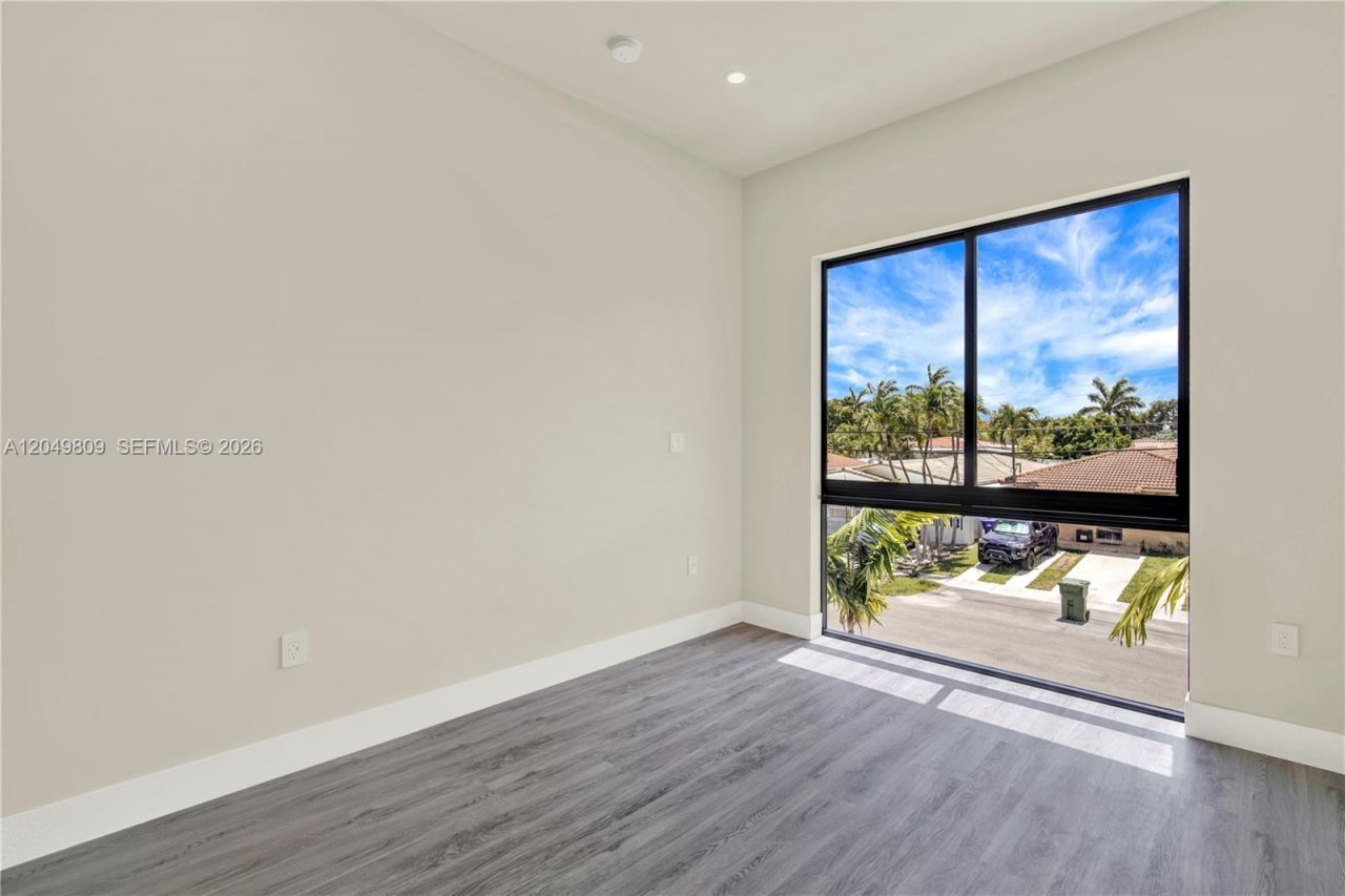 2889 SW 35 Ave , Unit 2887, Miami, FL 33133 Photo