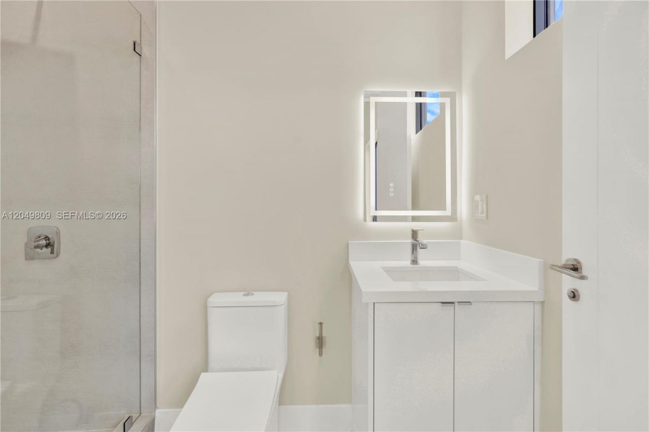 2889 SW 35 Ave , Unit 2887, Miami, FL 33133 Photo