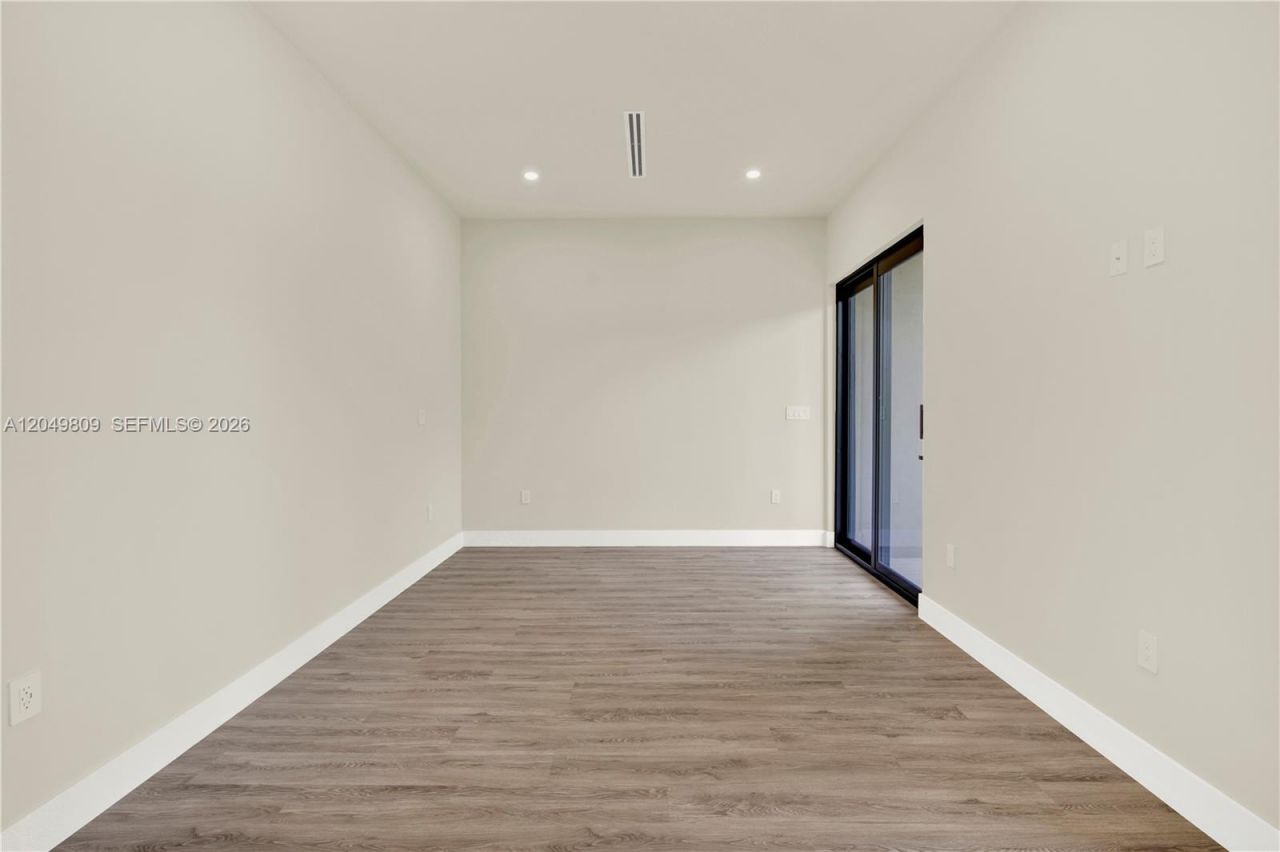 2889 SW 35 Ave , Unit 2887, Miami, FL 33133 Photo
