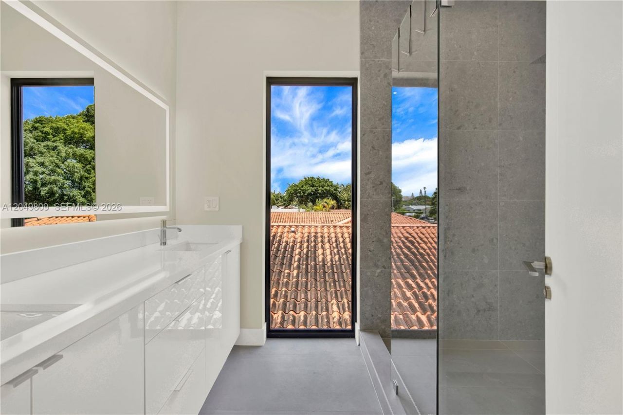 2889 SW 35 Ave , Unit 2887, Miami, FL 33133 Photo