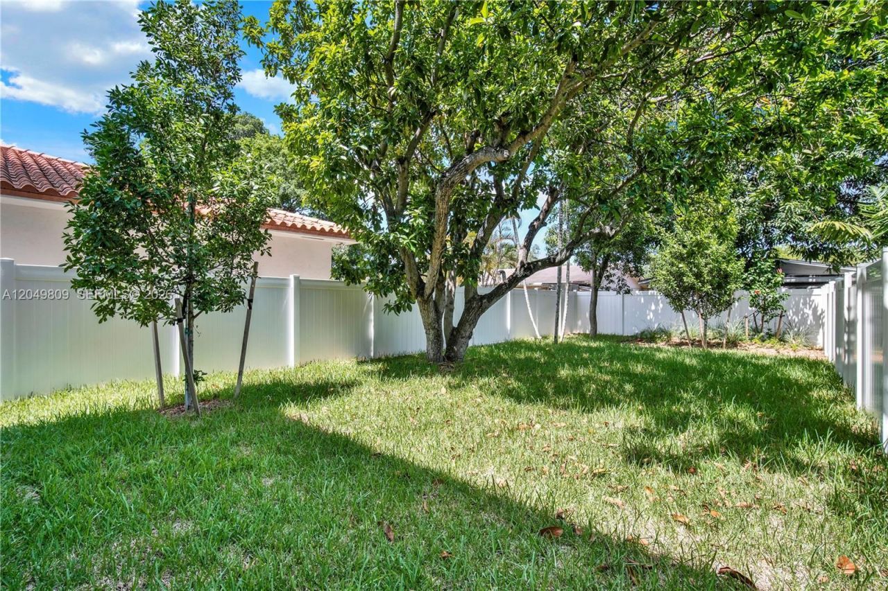 2889 SW 35 Ave , Unit 2887, Miami, FL 33133 Photo