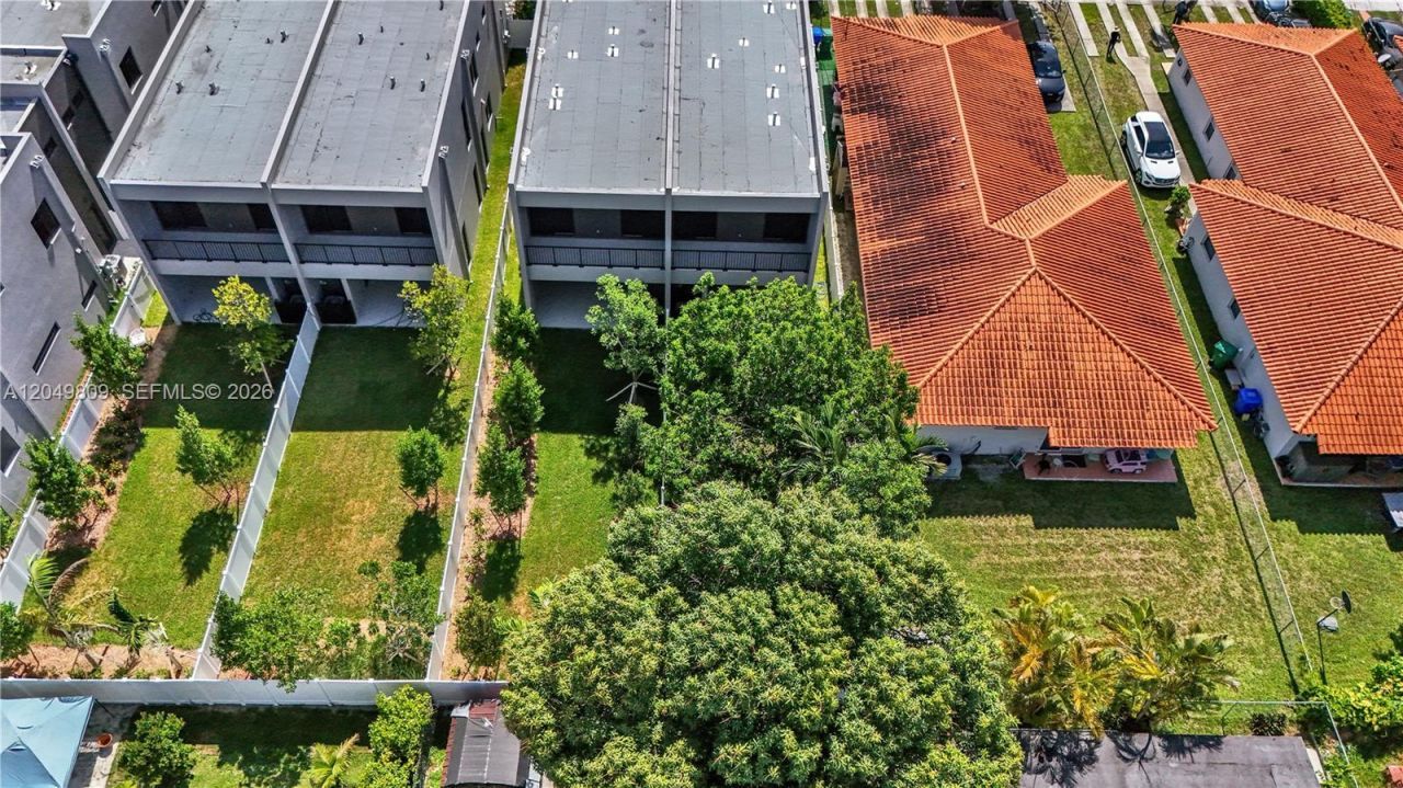 2889 SW 35 Ave , Unit 2887, Miami, FL 33133 Photo