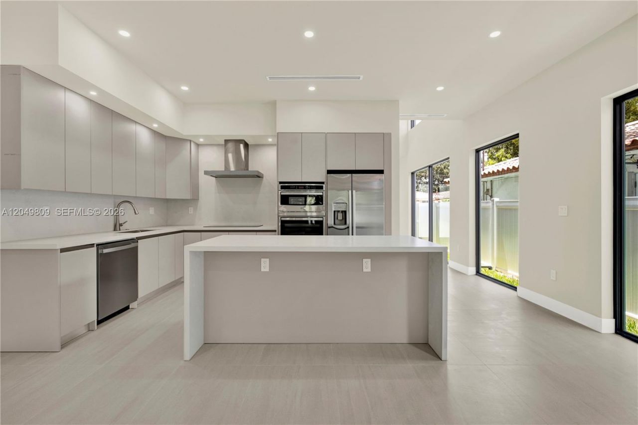 2889 SW 35 Ave , Unit 2887, Miami, FL 33133 Photo