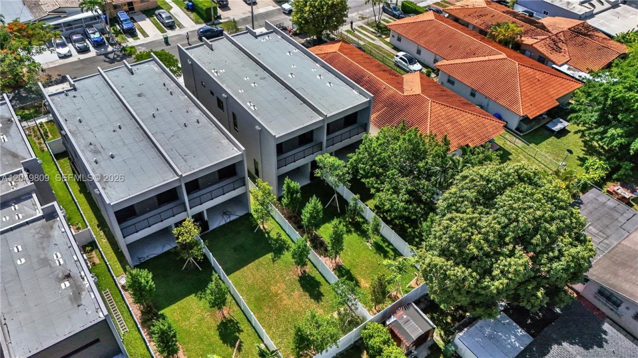 2889 SW 35 Ave , Unit 2887, Miami, FL 33133 Photo