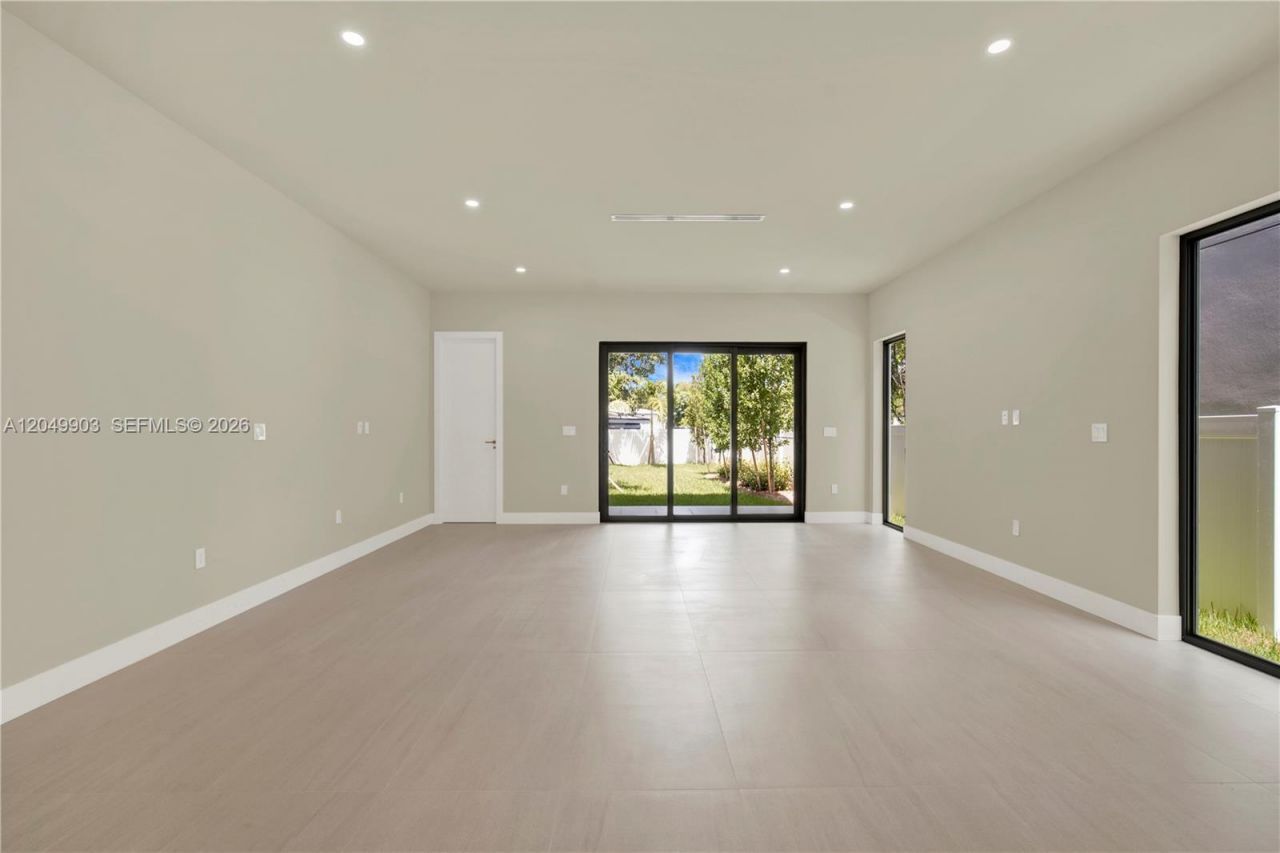 2889 SW 35th Ave , Unit 2889, Miami, FL 33133 Photo