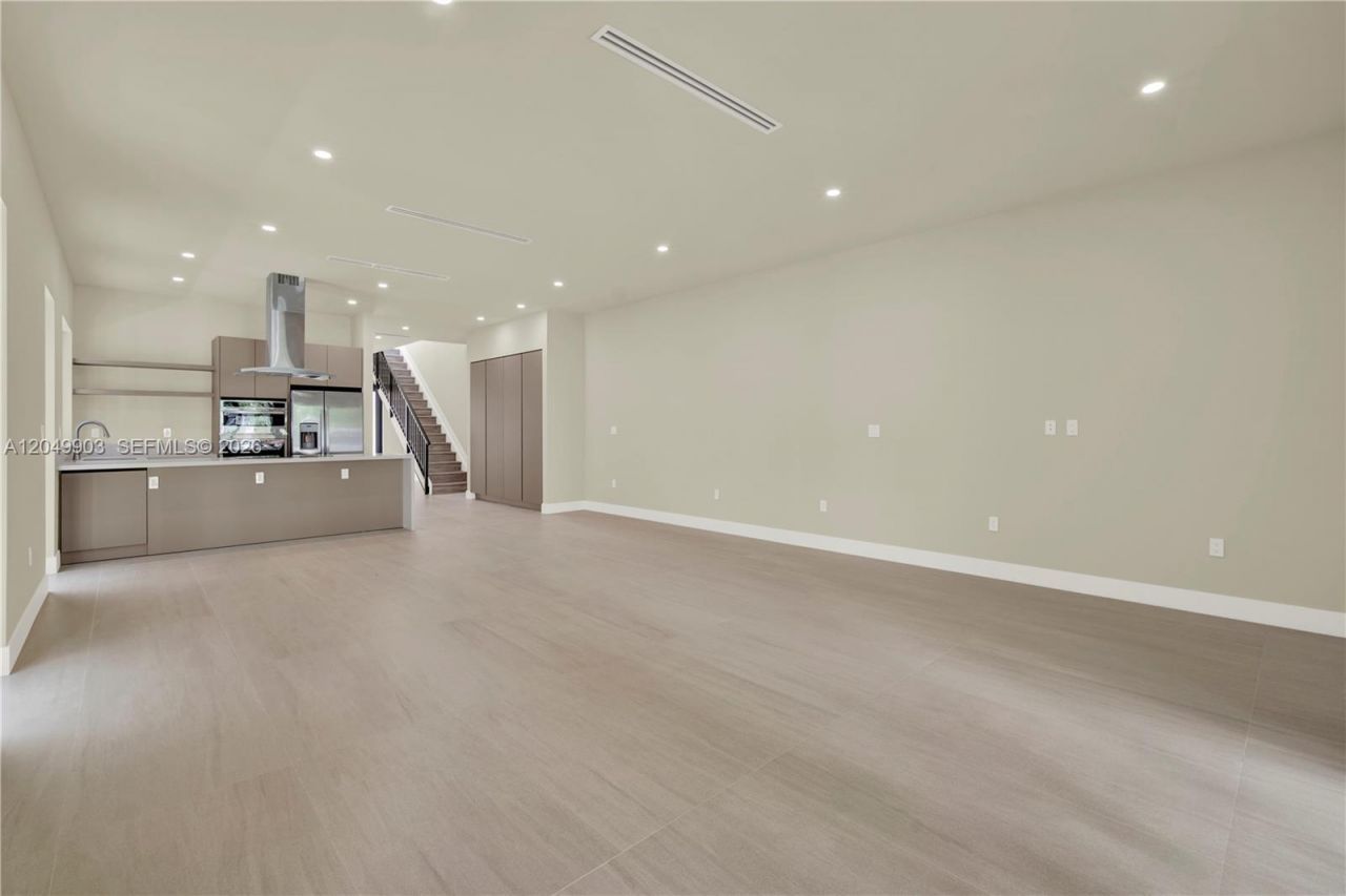 2889 SW 35th Ave , Unit 2889, Miami, FL 33133 Photo