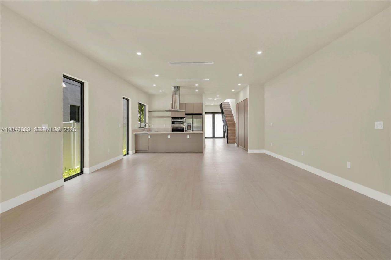 2889 SW 35th Ave , Unit 2889, Miami, FL 33133 Photo
