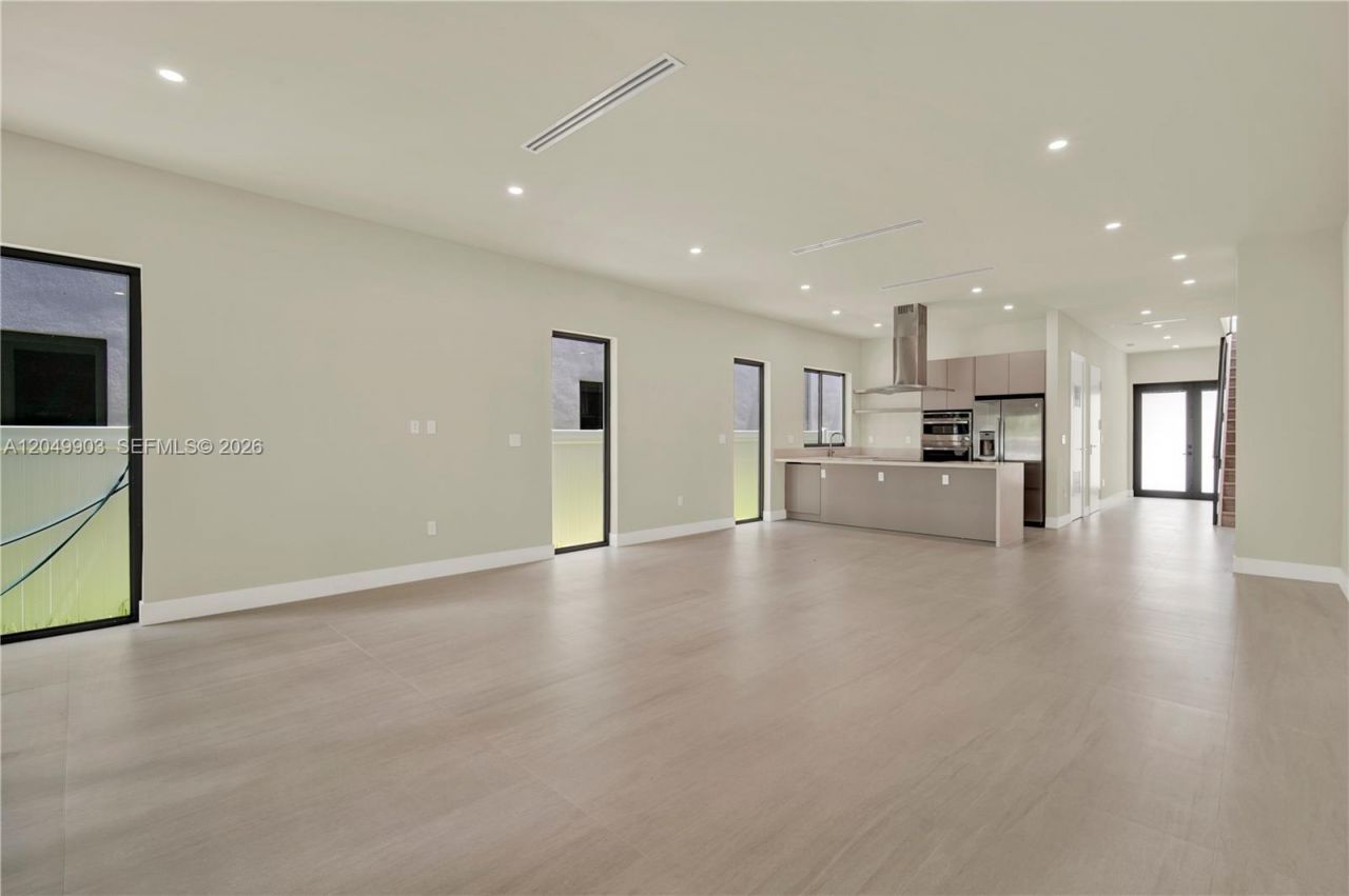 2889 SW 35th Ave , Unit 2889, Miami, FL 33133 Photo