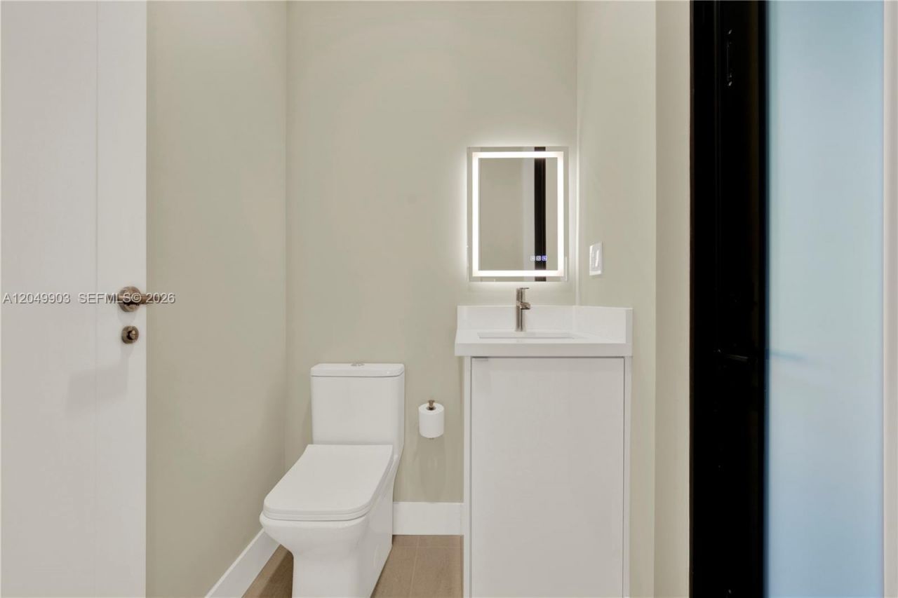2889 SW 35th Ave , Unit 2889, Miami, FL 33133 Photo