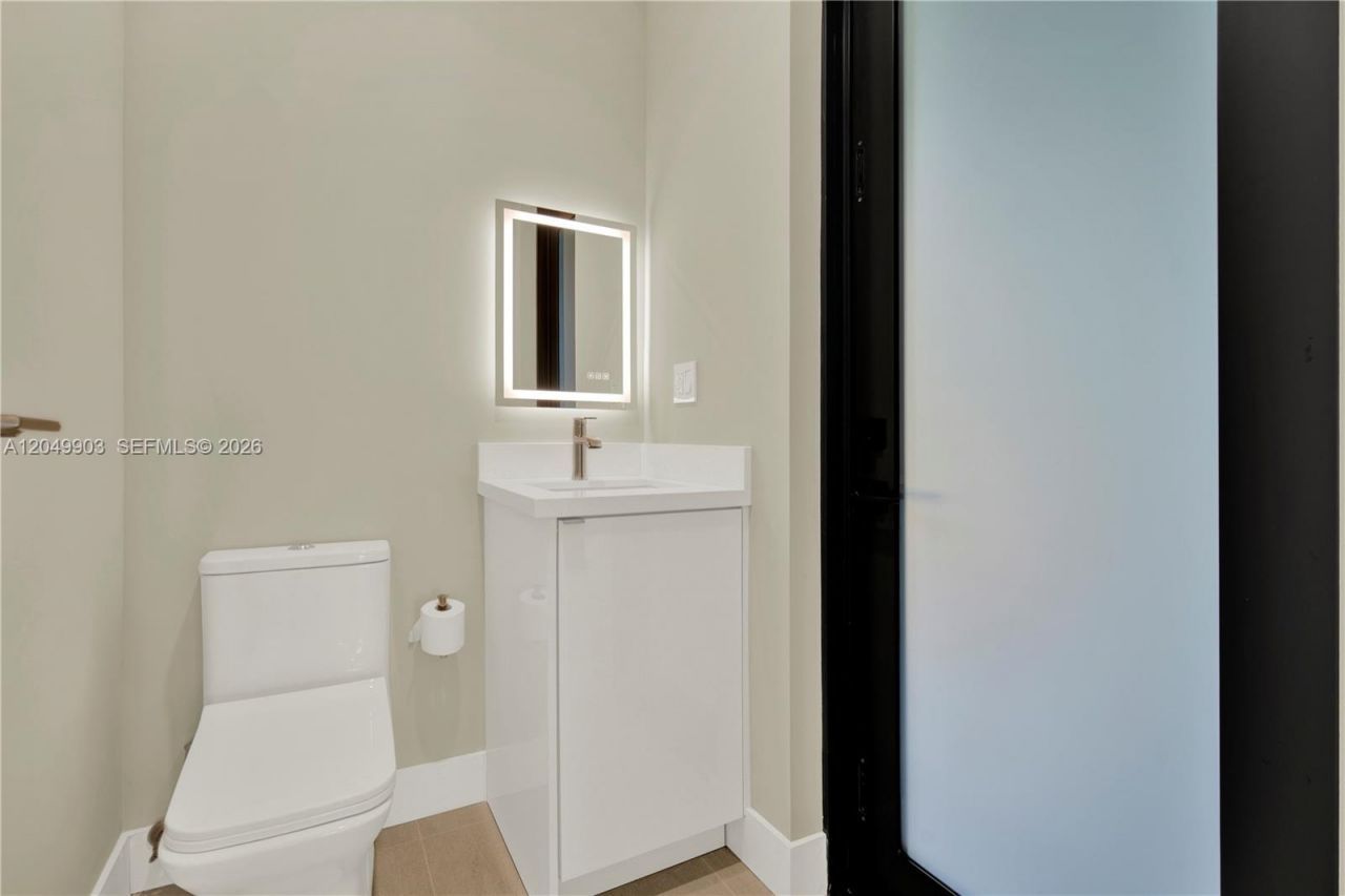 2889 SW 35th Ave , Unit 2889, Miami, FL 33133 Photo