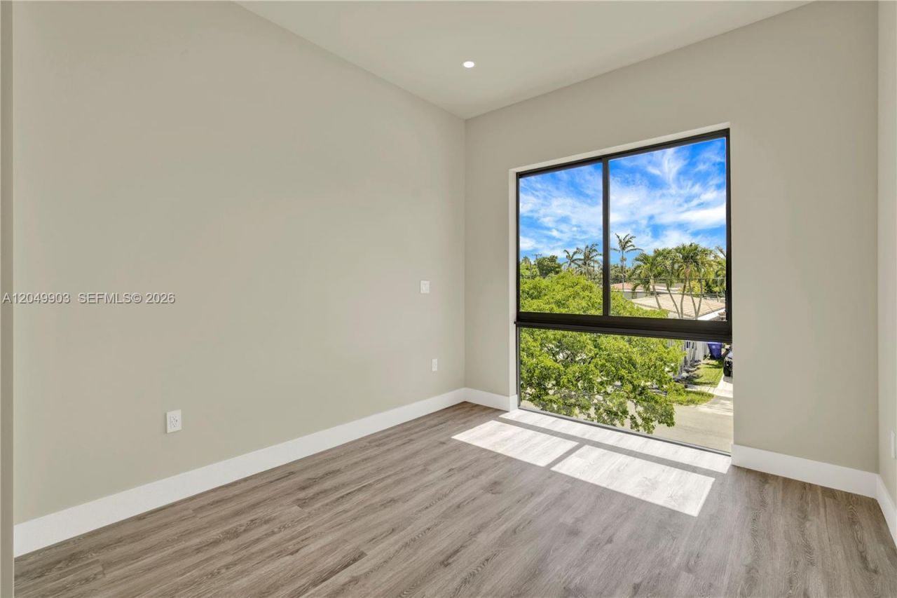 2889 SW 35th Ave , Unit 2889, Miami, FL 33133 Photo