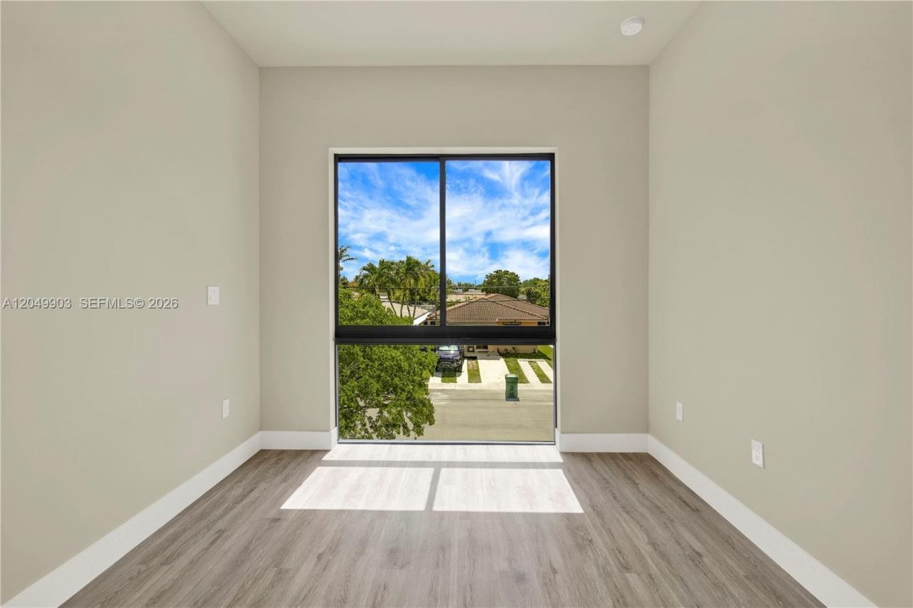 2889 SW 35th Ave , Unit 2889, Miami, FL 33133 Photo