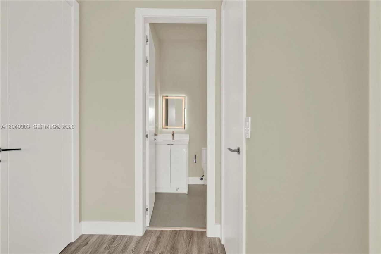 2889 SW 35th Ave , Unit 2889, Miami, FL 33133 Photo