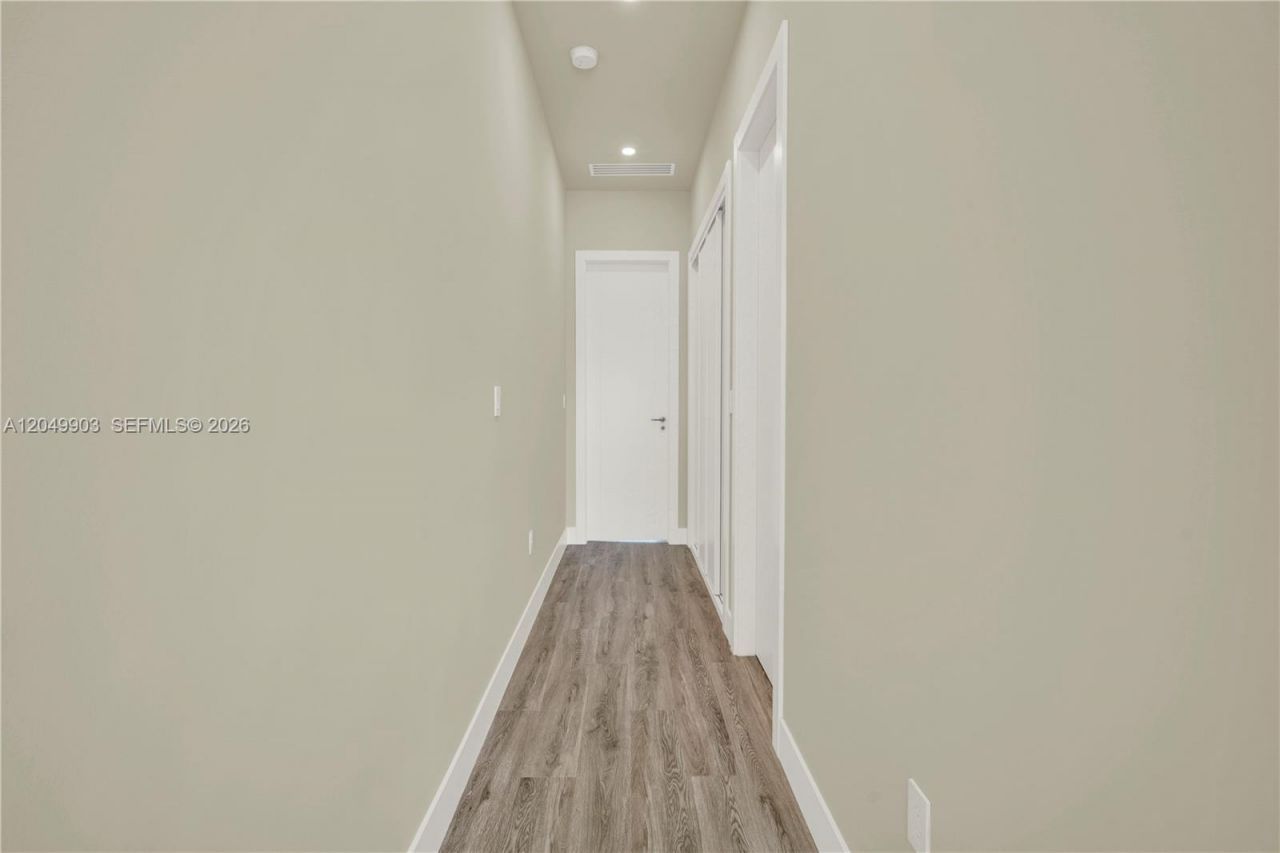 2889 SW 35th Ave , Unit 2889, Miami, FL 33133 Photo