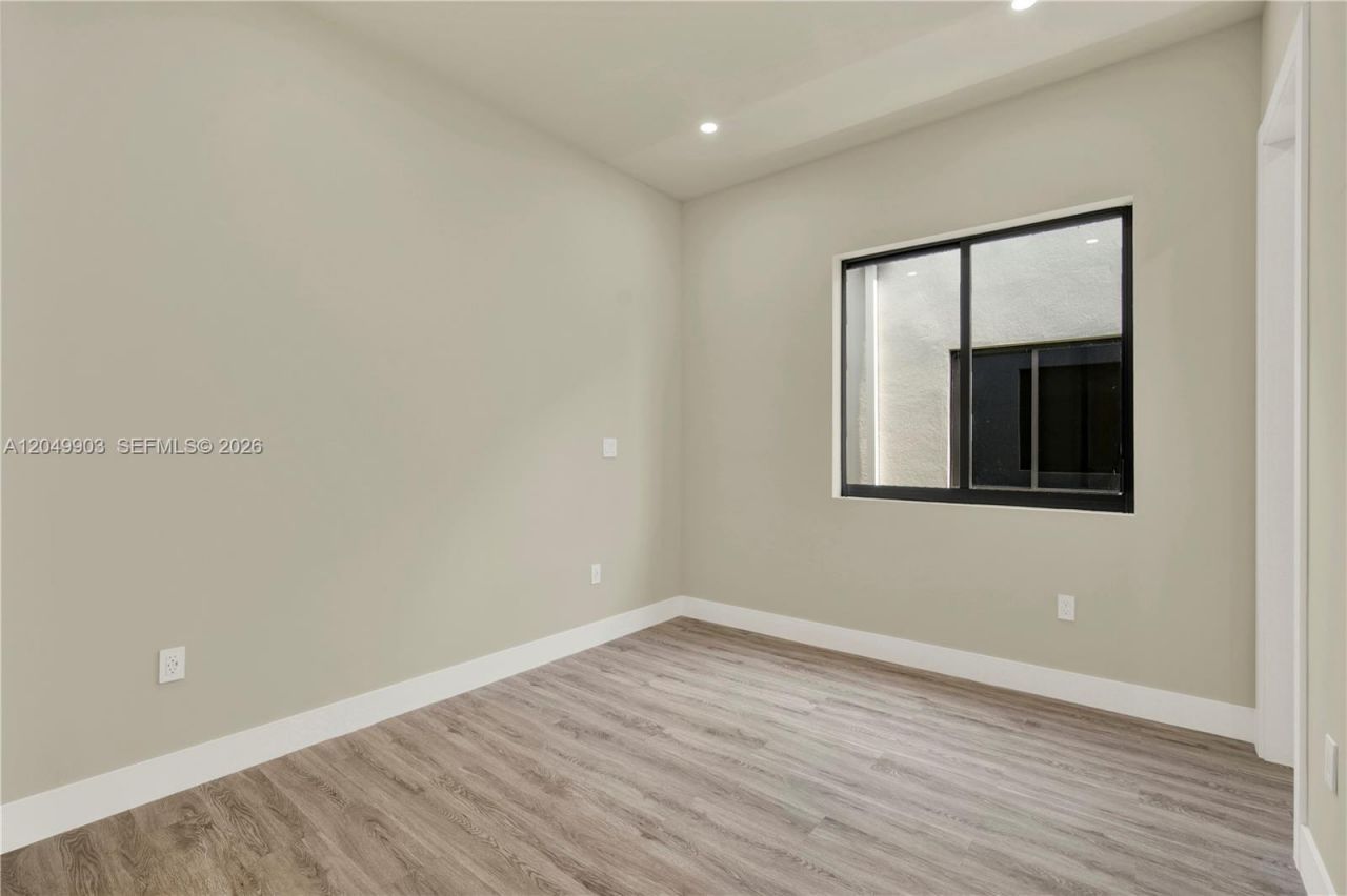2889 SW 35th Ave , Unit 2889, Miami, FL 33133 Photo
