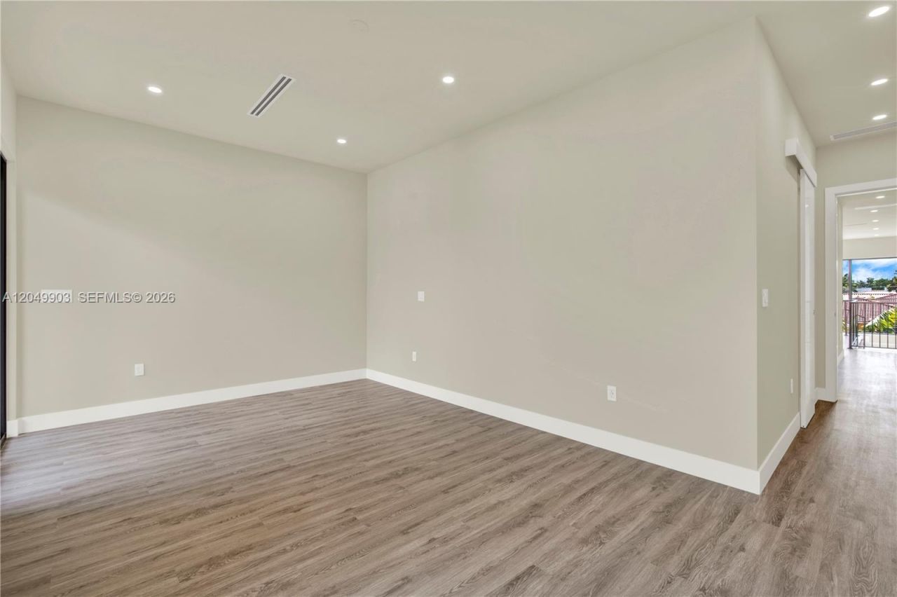 2889 SW 35th Ave , Unit 2889, Miami, FL 33133 Photo