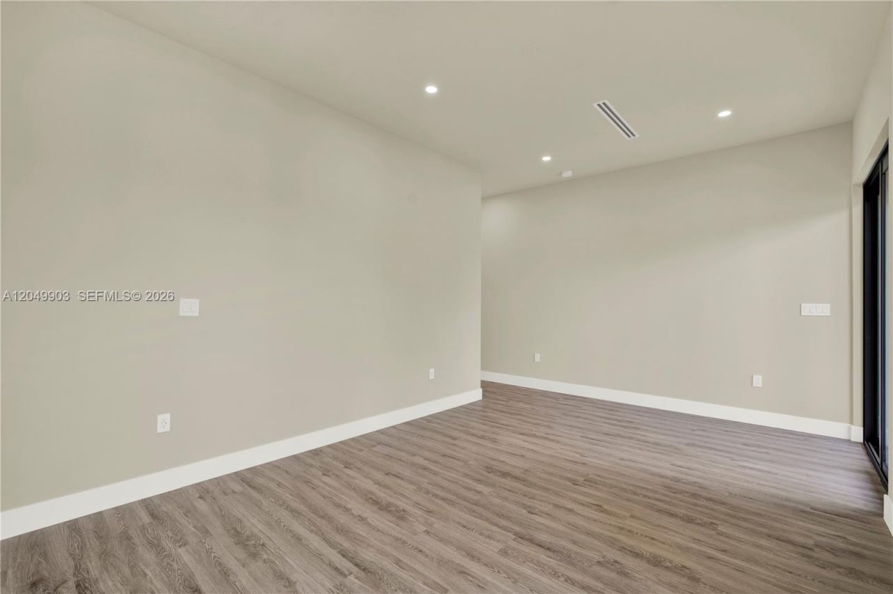 2889 SW 35th Ave , Unit 2889, Miami, FL 33133 Photo