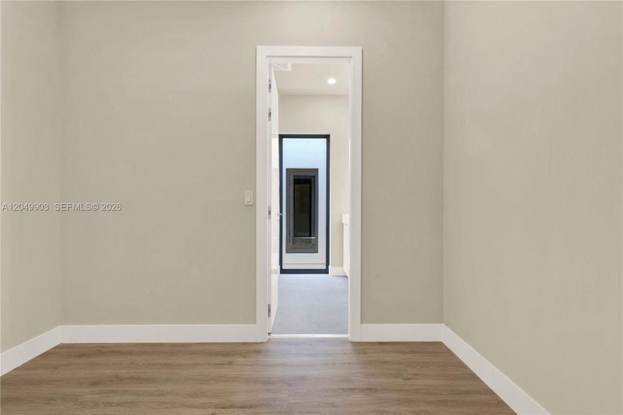 2889 SW 35th Ave , Unit 2889, Miami, FL 33133 Photo