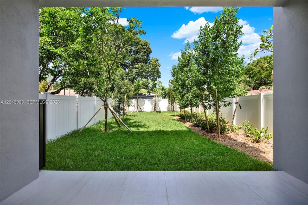 2889 SW 35th Ave , Unit 2889, Miami, FL 33133 Photo