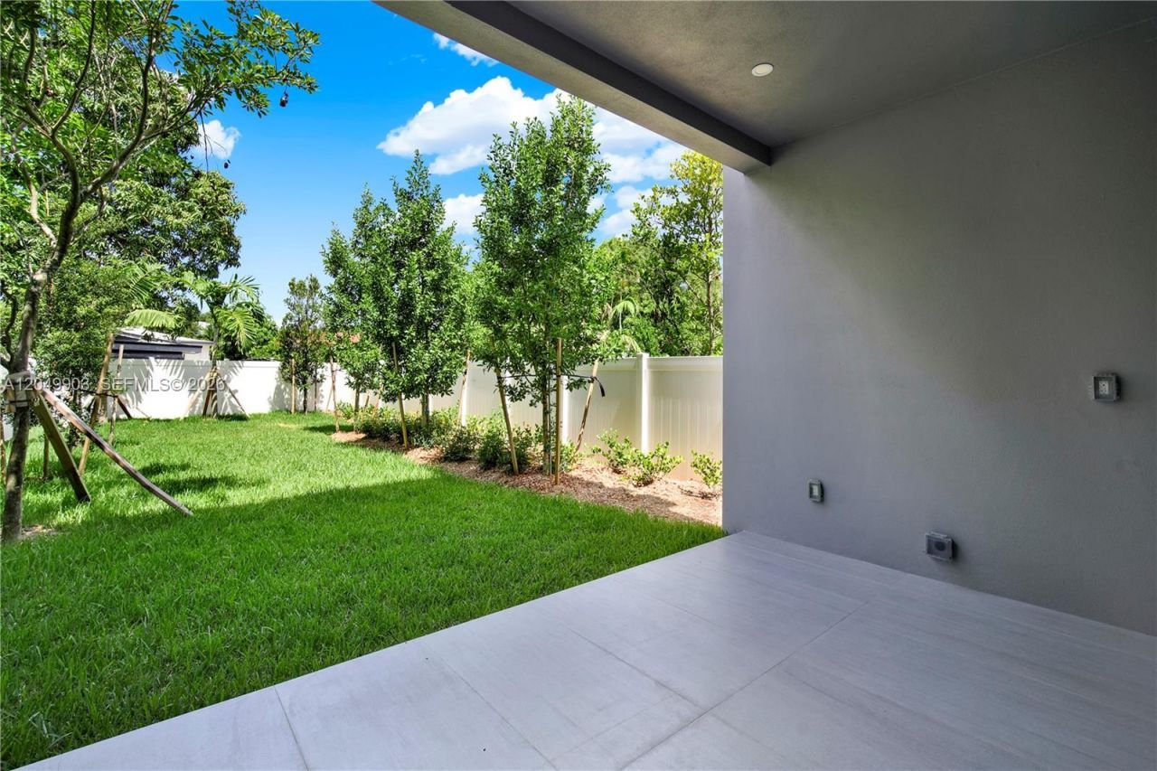 2889 SW 35th Ave , Unit 2889, Miami, FL 33133 Photo