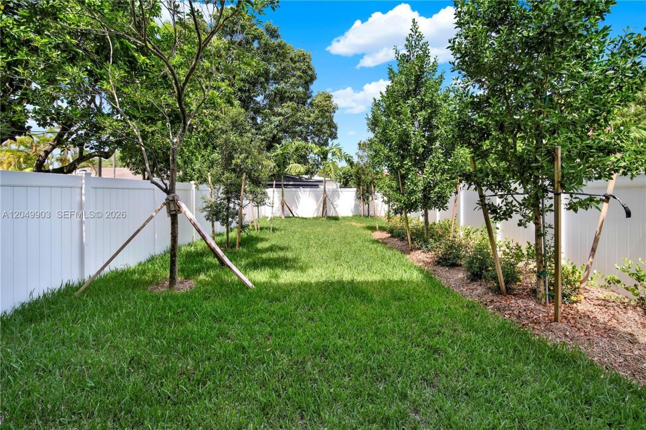 2889 SW 35th Ave , Unit 2889, Miami, FL 33133 Photo