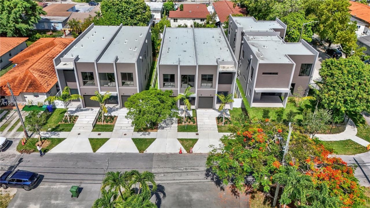 2889 SW 35th Ave , Unit 2889, Miami, FL 33133 Photo