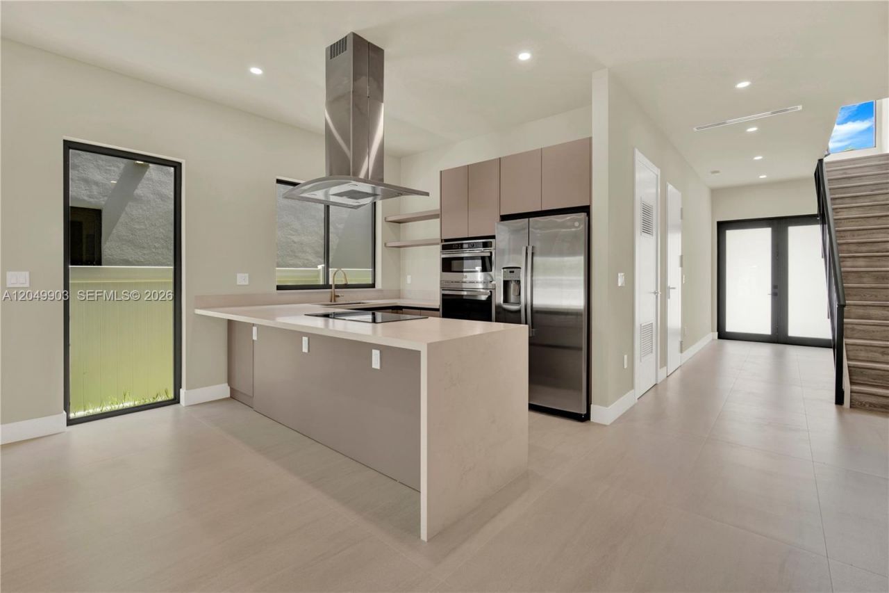 2889 SW 35th Ave , Unit 2889, Miami, FL 33133 Photo