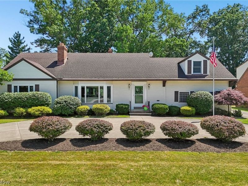 2382 Riverside Drive, Cleveland, OH 44107 Photo 1