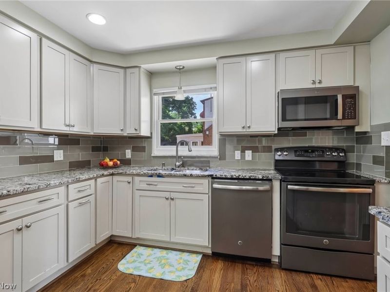 2382 Riverside Drive, Cleveland, OH 44107 Photo 14