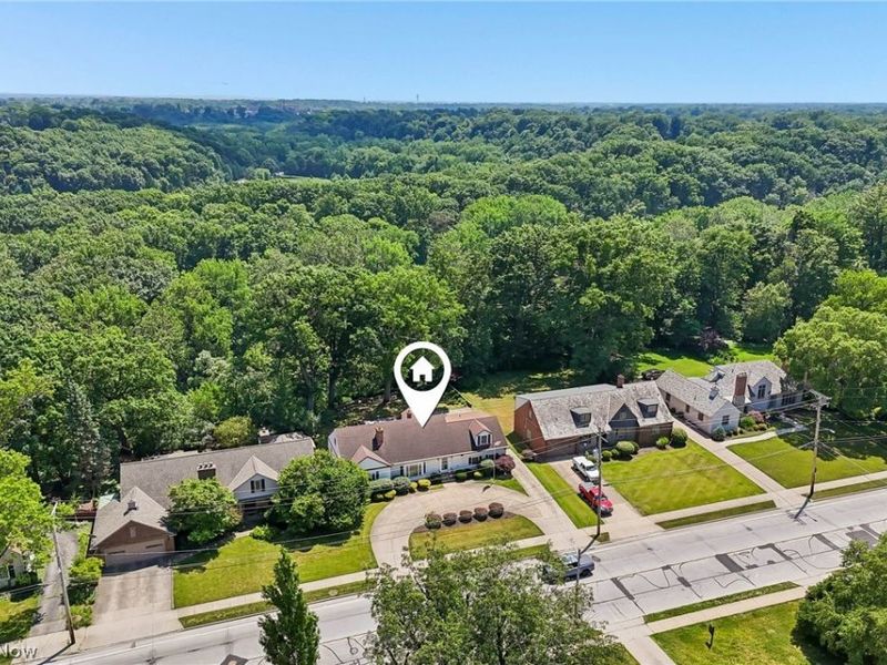2382 Riverside Drive, Cleveland, OH 44107 Photo 2