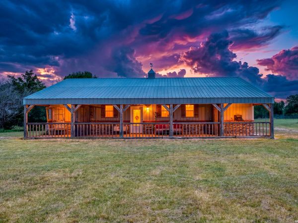 323 Buckskin Trl, Bandera, TX 78003