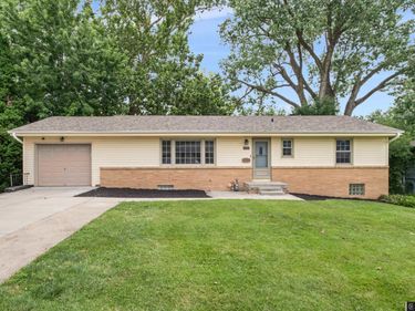 1210 Hillcrest Drive, Bellevue, NE 68005