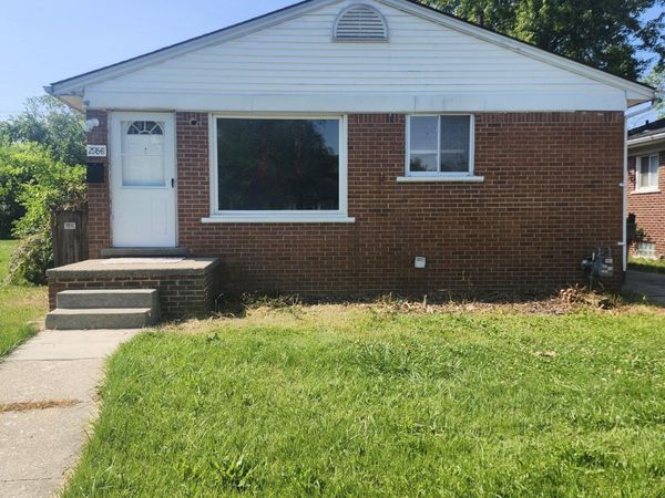 29841 Oakwood Street, Inkster, MI 48141