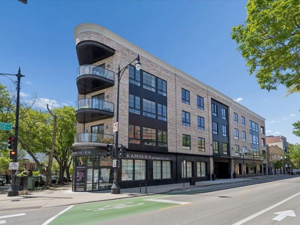 3808 N Lincoln Avenue , Unit 203, Chicago, IL 60613