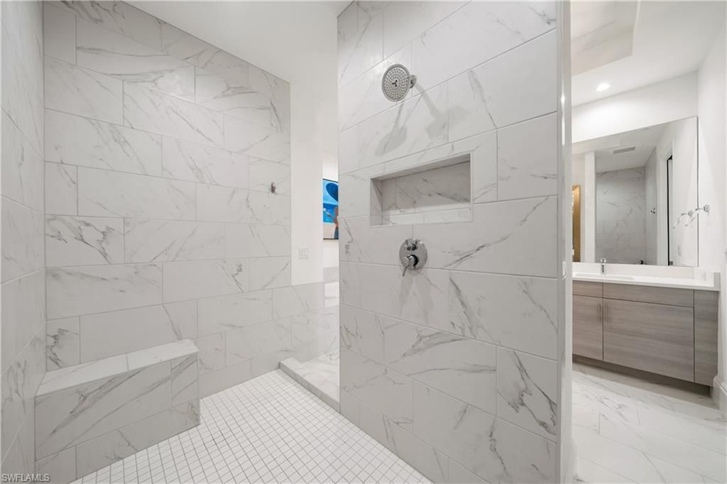 875 6th Ave S, Unit 304, Naples, FL 34102 Photo