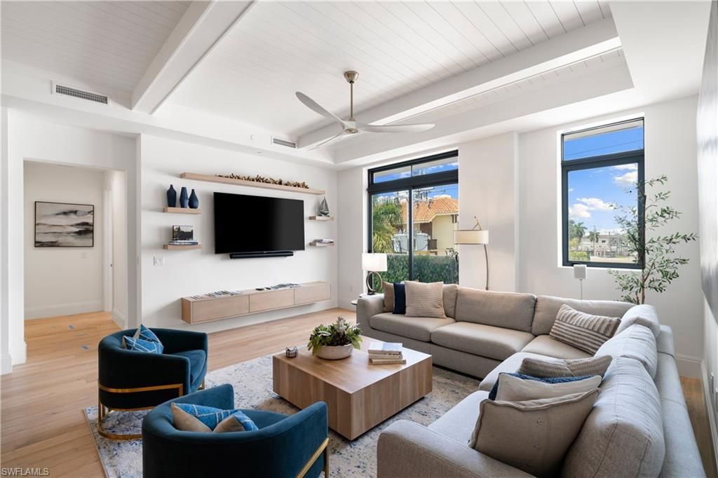 875 6th Ave S, Unit 304, Naples, FL 34102 Photo