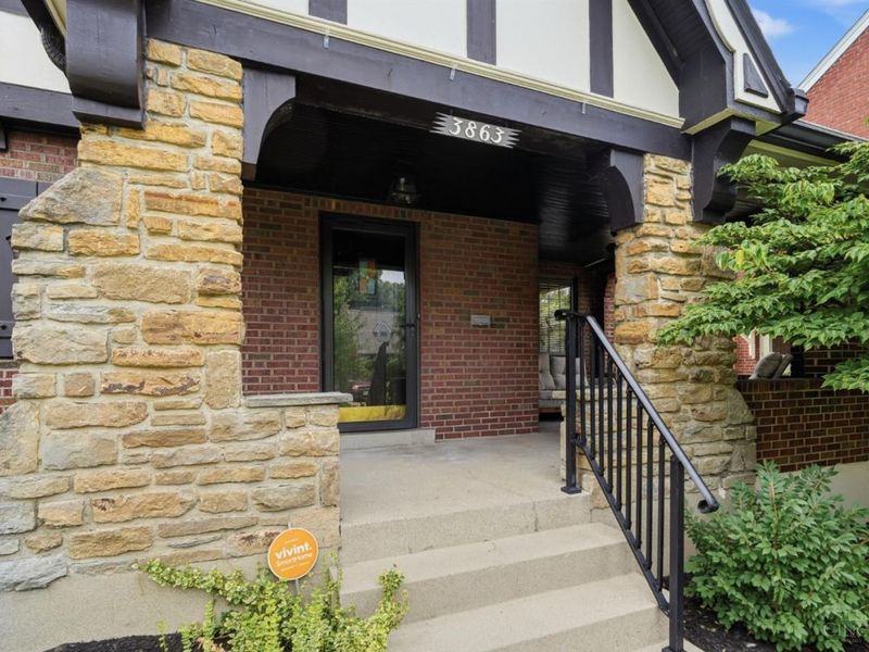 3863 Drakewood Drive, Cincinnati, OH 45209 Photo 2