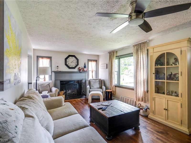 251 9th Street NE, Barberton, OH 44203 Photo 4