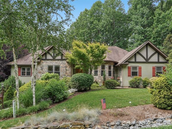 300 Pinnacle Peak Lane , Flat Rock, NC 28731