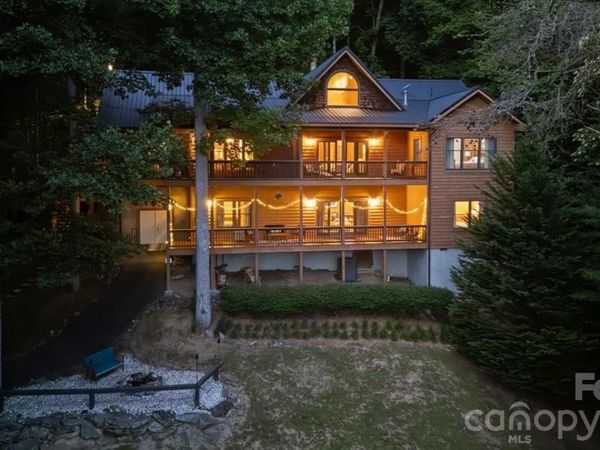 317 Von Trapp Lane , Tuckasegee, NC 28783