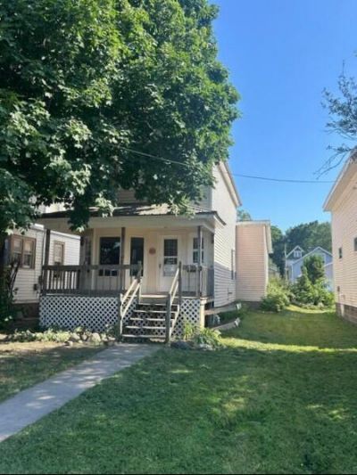 713 Peck St, Sault Sainte Marie, MI 49783 Main Photo