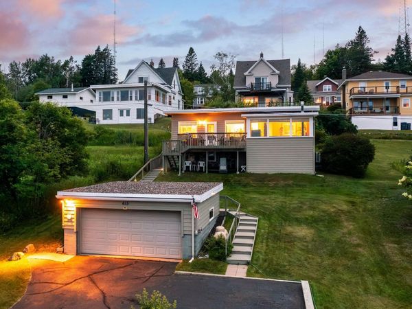 615 W 6th Street , Duluth, MN 55806