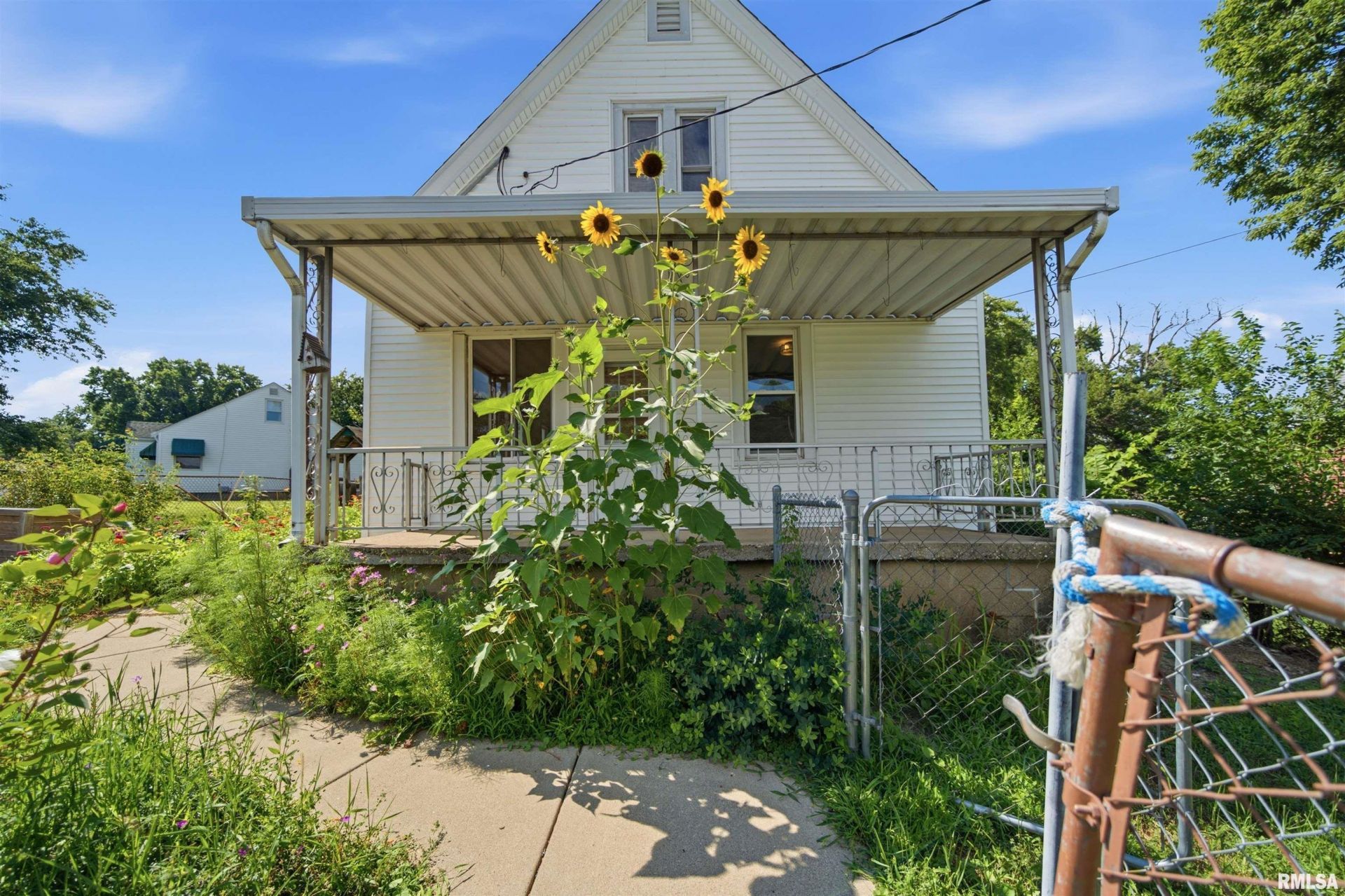 410 Pekin Avenue, East Peoria, IL 61611 Main Photo