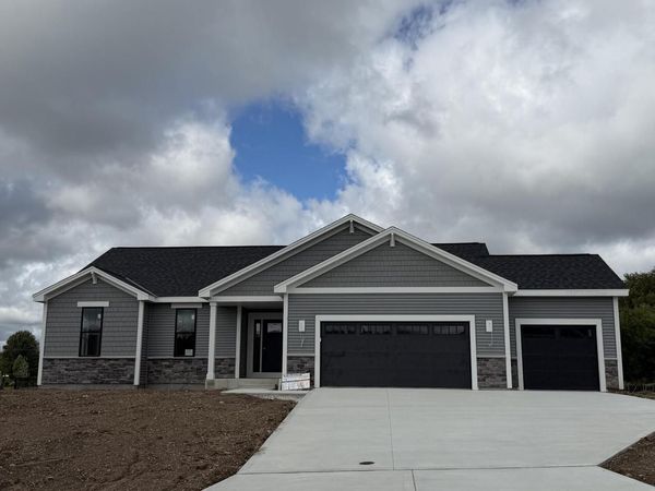 N101W17078 Tanglewood DRIVE, Germantown, WI 53022