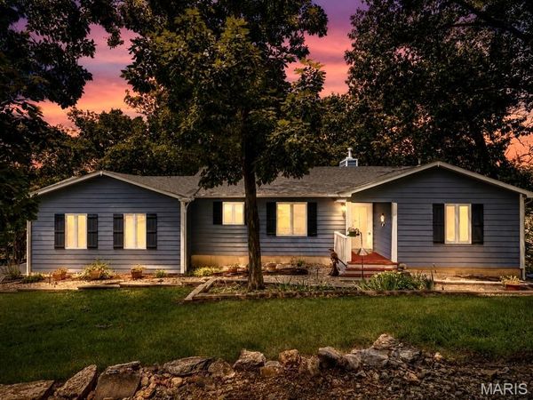 19 Summit Lane, Pacific, MO 63069