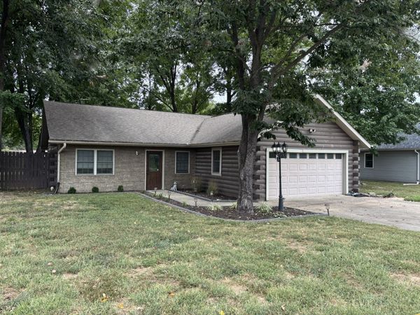 300 Noah Lane, Carterville, IL 62918